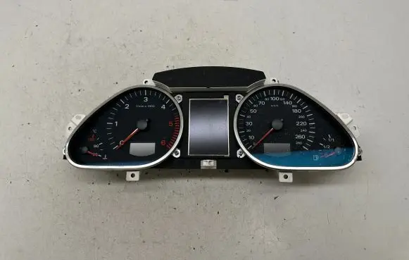 Audi A6 S6 C6 4F Speedometer (instrument cluster)