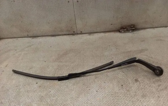 Ford Focus Front wiper blade arm