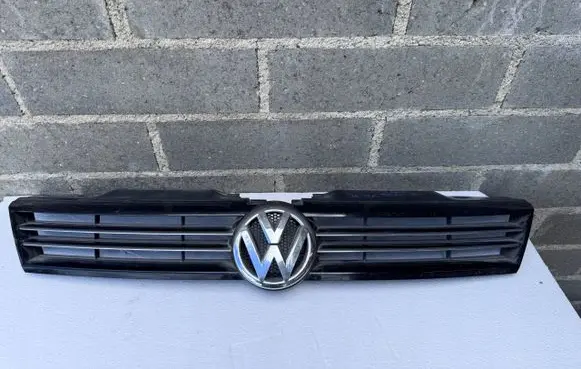 Volkswagen Golf VI Front grill 5C6853653
