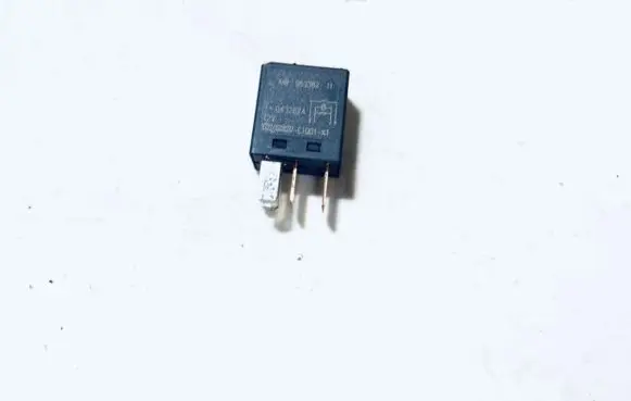 Mitsubishi Colt Other relay mb953382 043262a