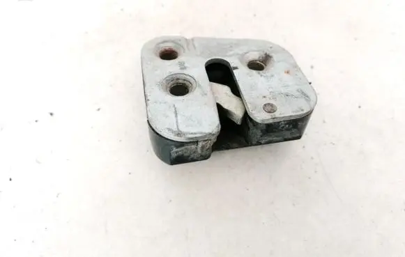Saab 9000 CS Seat back rest lock catch 6948970