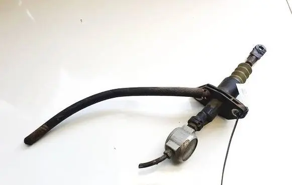 Saab 9-5 Clutch master cylinder 90578481