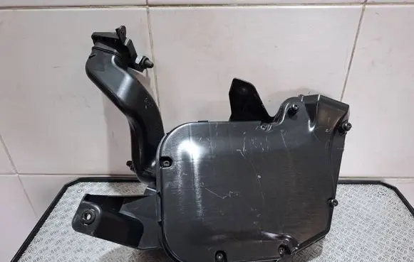 Volvo V50 Engine control unit box 30776195