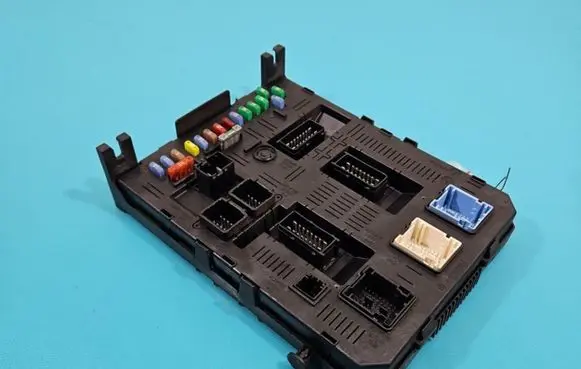 Citroen C4 I Central body control module 9660105980 IMPRK1411656