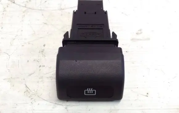 Subaru Forester SF Windscreen/window heater switch