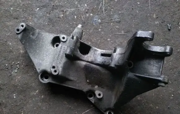 Mitsubishi Space Star Generator/alternator bracket 8200183234