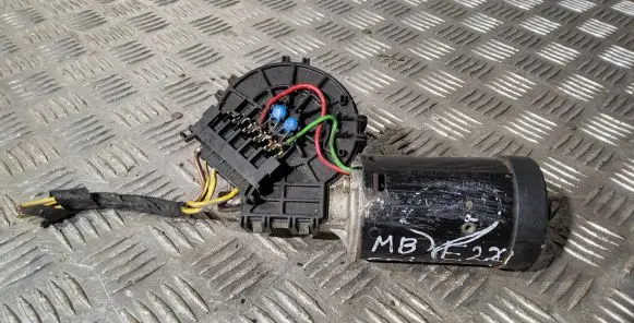 Mercedes-Benz E W210 Wiper motor 0390241420