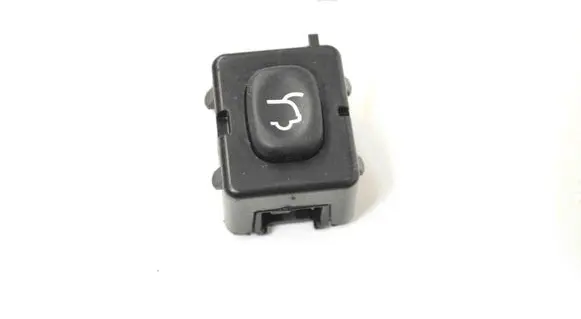 Jeep Grand Cherokee (WK) Tailgate/boot open switch button P04602751AA 04602751AA