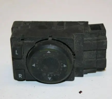 Volkswagen PASSAT B5.5 Wing mirror switch 3B1959565B PA66GF30