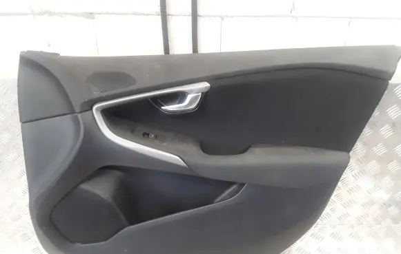 Volvo V40 Front door card panel trim 1319933