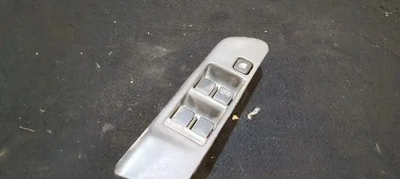 Nissan Primera Electric window control switch