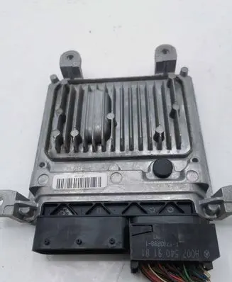 Mercedes-Benz E W212 Engine control unit/module A6519009102 28432463 A6519010602