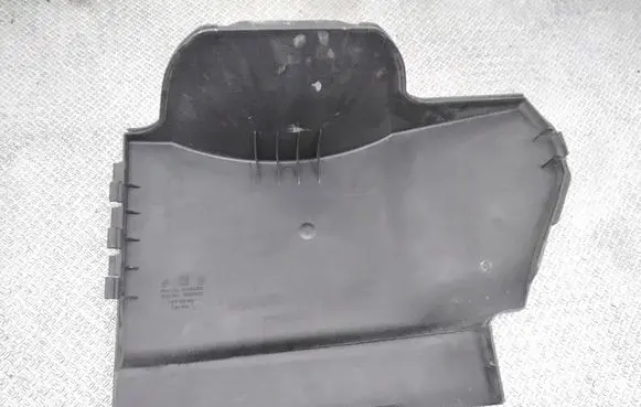 Battery tray