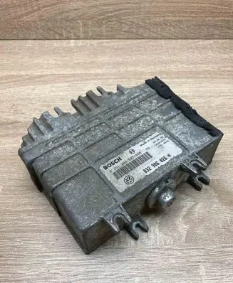 Volkswagen Polo III 6N 6N2 6NF Engine control unit/module ECU 032906026H 0261203897