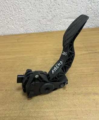 Nissan Qashqai Accelerator throttle pedal 180024BG0B 00997817