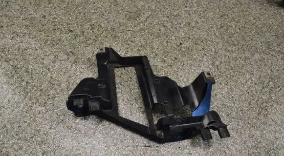 BMW X5 E53 Headlight/headlamp mounting bracket 224568