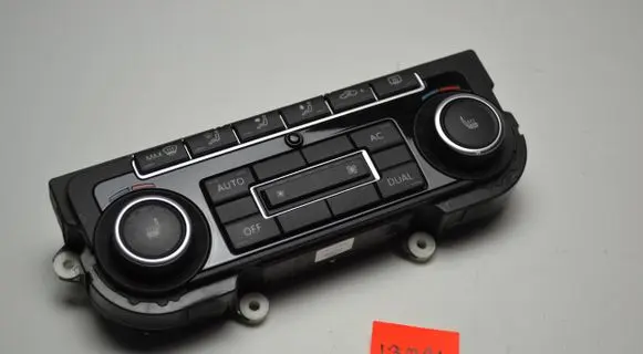 Volkswagen Golf VI Climate control unit 5K0907044ES 5HB00974661 SW1112