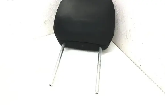 Nissan Pulsar Front seat headrest 
