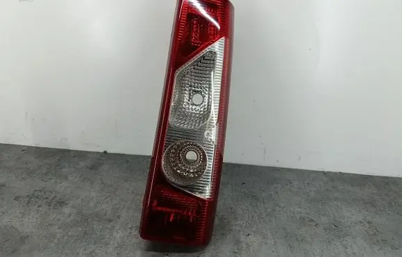 Peugeot Expert Rear/tail lights