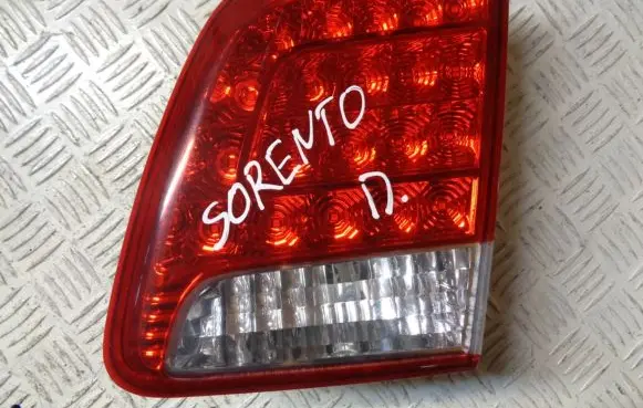 KIA Sorento Tailgate rear/tail lights 924062P1
