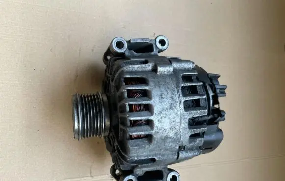 Audi A4 S4 B8 8K Generator/alternator 06J903023H