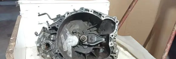 Manual 5 speed gearbox