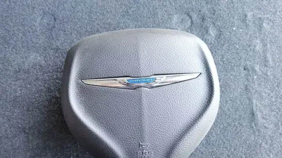 Chrysler Pacifica Steering wheel airbag P5VP651X9AE