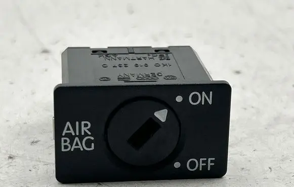 Volkswagen Golf V Passenger airbag on/off switch 1K0919237C