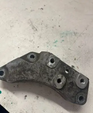 Volkswagen Golf VII Engine mounting bracket 1K0199117
