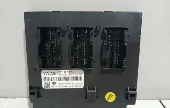 Audi A3 S3 8P Other control units/modules 8P0907063F 5DK00965026 S0615H107