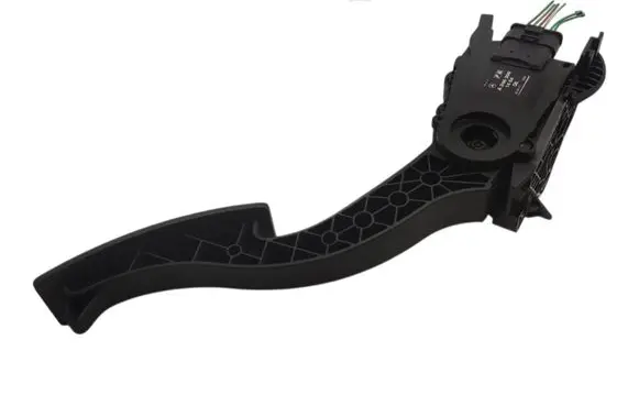 Accelerator throttle pedal