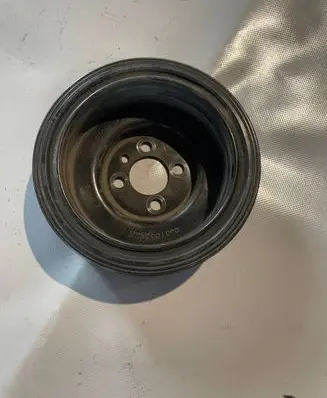 Volkswagen Touran II Crankshaft pulley 038105243M
