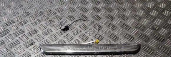 Front sill trim cover