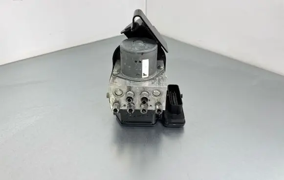 Jeep Grand Cherokee ABS Pump 04779975AK