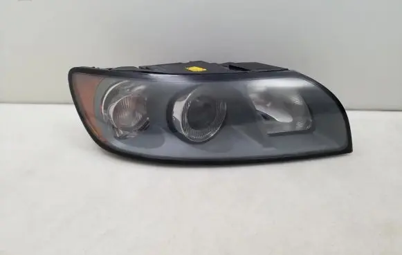 Volvo V50 Headlight/headlamp 30698886