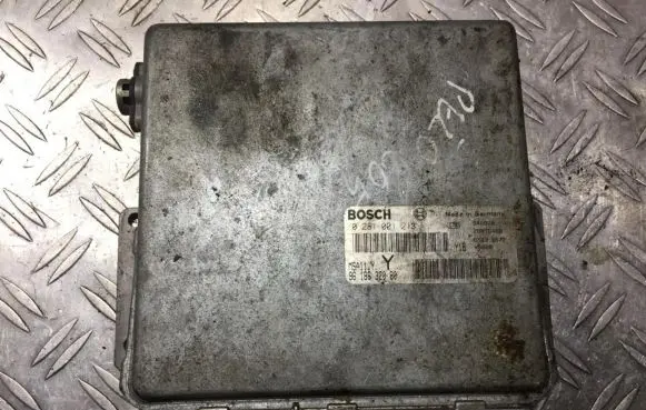 Peugeot 605 Engine control unit/module 0281001213