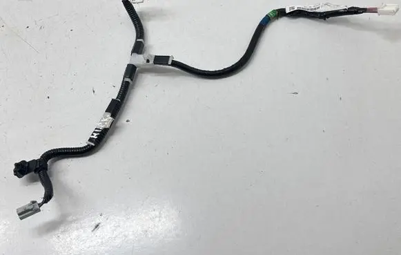 Toyota Highlander XU50 Seat wiring loom 8219B0E030