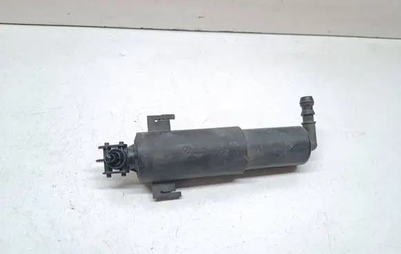 BMW 3 E92 E93 Headlight washer spray nozzle 7179311