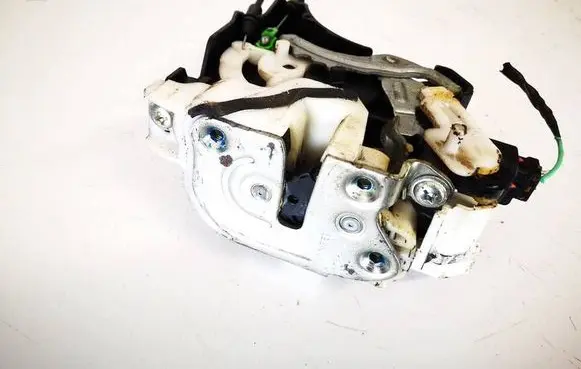Peugeot 4007 Rear door lock