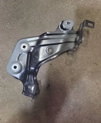 BMW X3 G45 Fender mounting bracket 9628629 290A