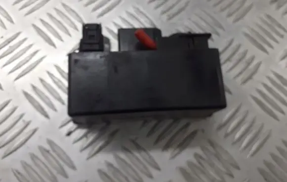 Mercedes-Benz E W210 Coolant fan relay 