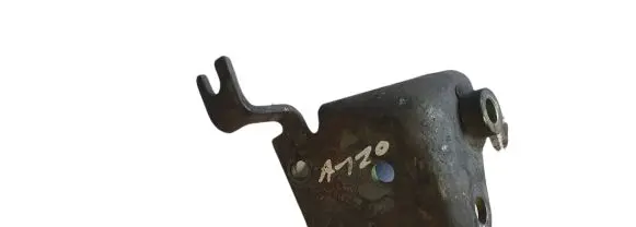 Nissan X-Trail T30 Engine mounting bracket NOCODE