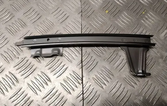 Toyota RAV 4 (XA50) Front door window/glass frame 