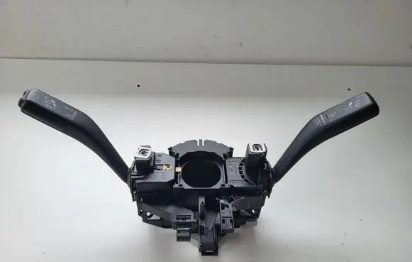 Skoda Superb B6 (3T) Indicator stalk