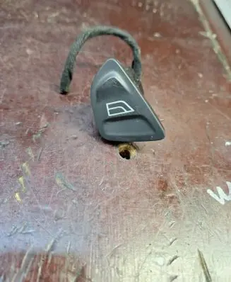 Ford Ka Electric window control switch E30583