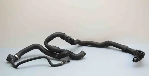 Engine coolant pipe/hose