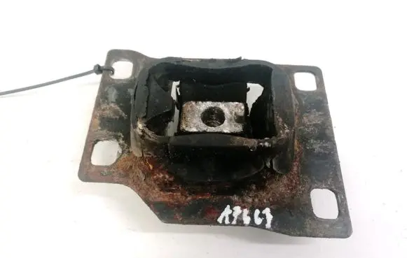 Ford Focus Engine mount bracket 98AB7M121PB 98AB-7M121-PB