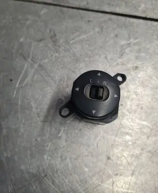 Mazda 626 Wing mirror switch
