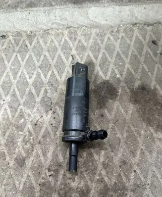 BMW 5 E60 E61 Windscreen/windshield washer pump 67126973 577863