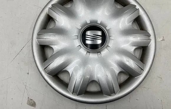 Seat Ibiza III (6L) R15 wheel hub/cap/trim 1m0601147h